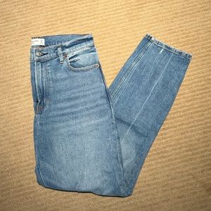 NWOT Abercrombie High Rise Mom Jean Sz 4L